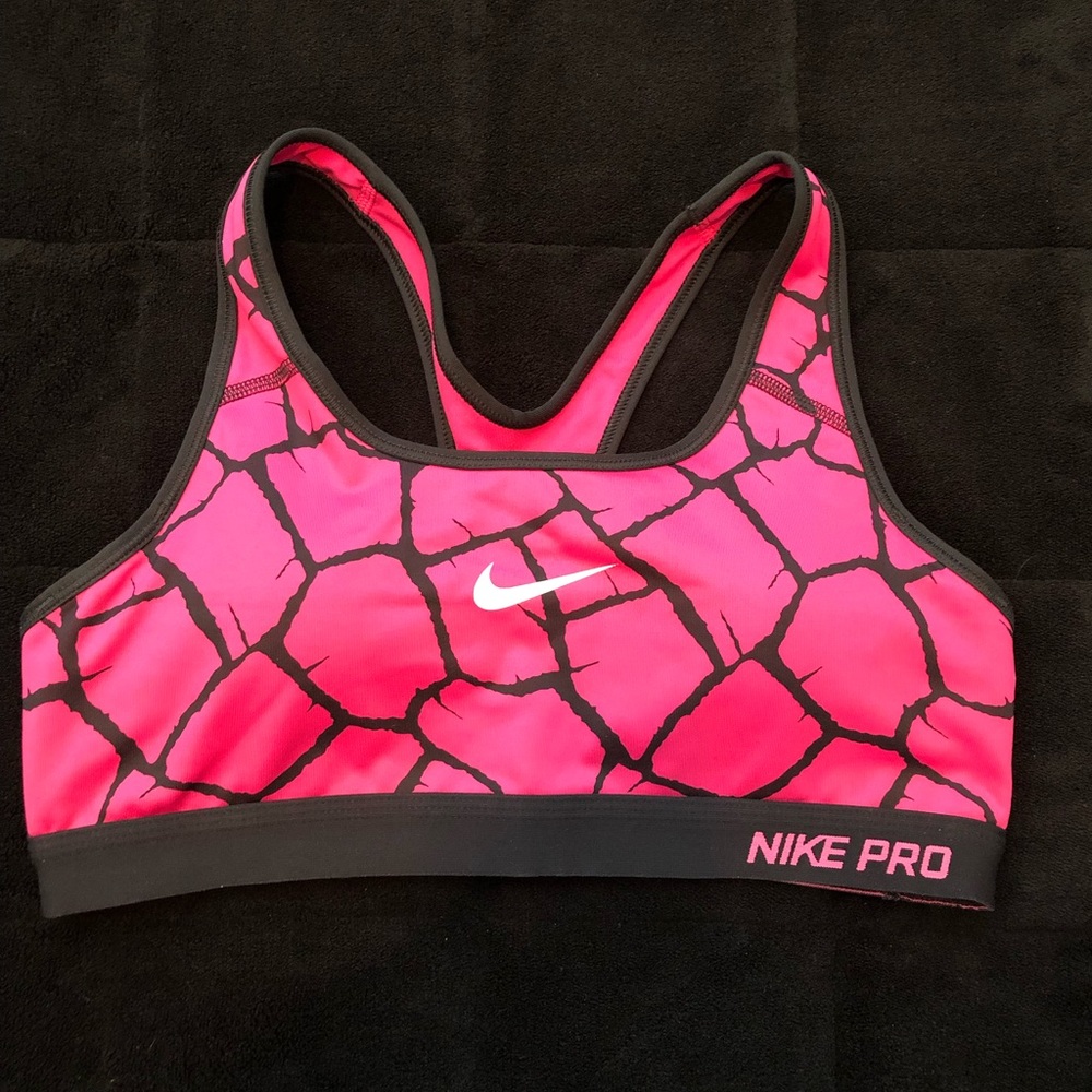 Nike pro sports top